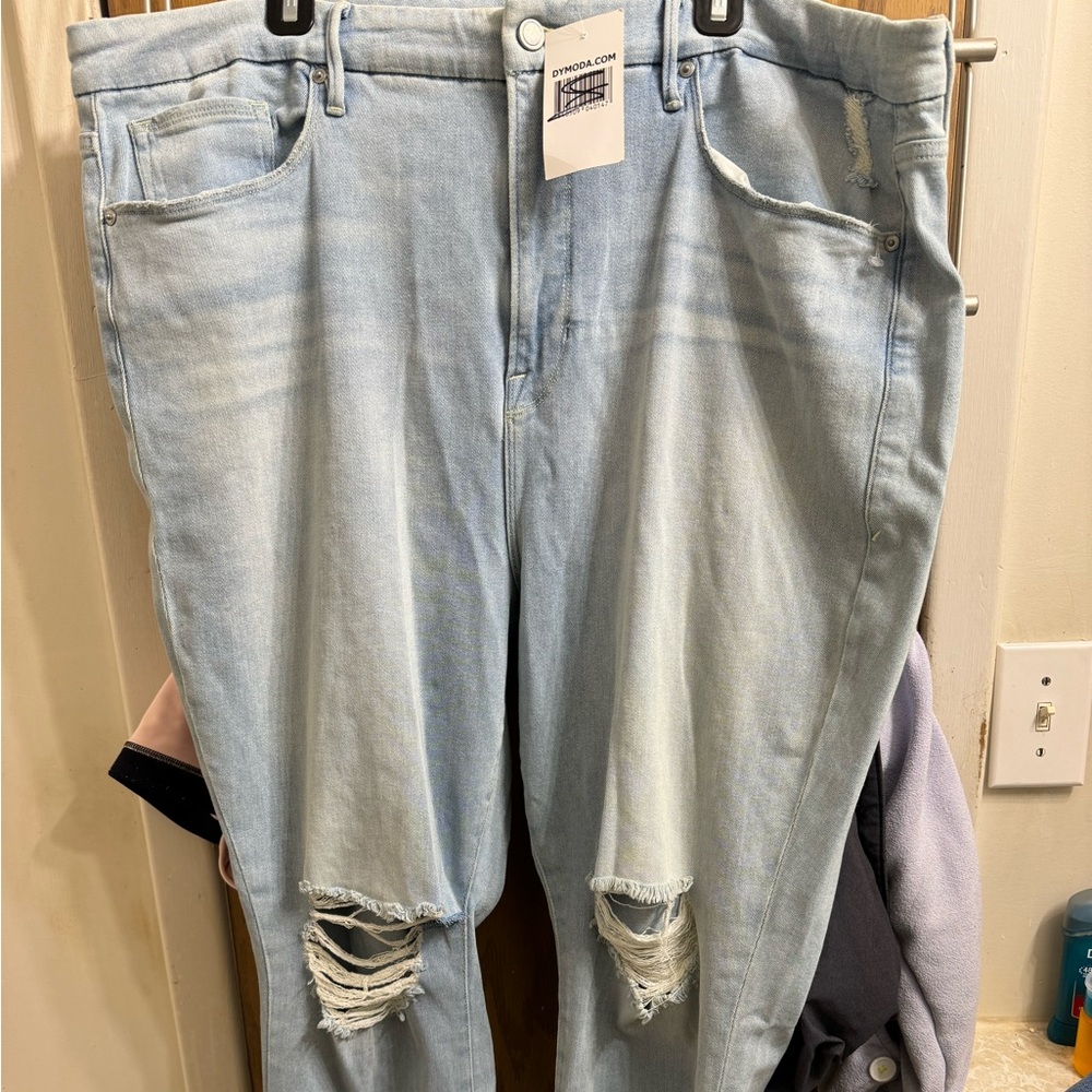 NEW Good American jeans, distress on the knees & cropped